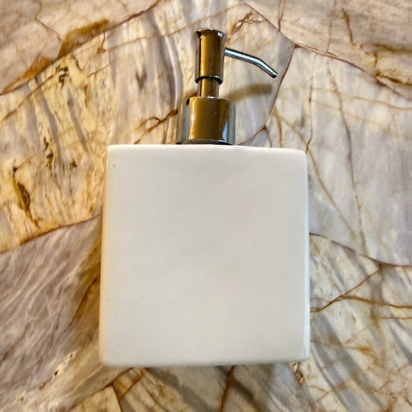 Harris Brothers Luxury Soap Dispenser White Ceramic Chrome Pump New York - Picture 5 of 8